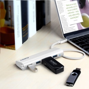 AUKEY Hub USB C a 4 Porte USB 3.0 della Lega d'Alluminio con 4 Porte per i Dispositivi di USB Tipo C include il nuovo MacBook